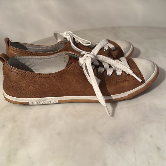 Woman’s Prada brown leather sneaker trainer - Picture 2 of 2